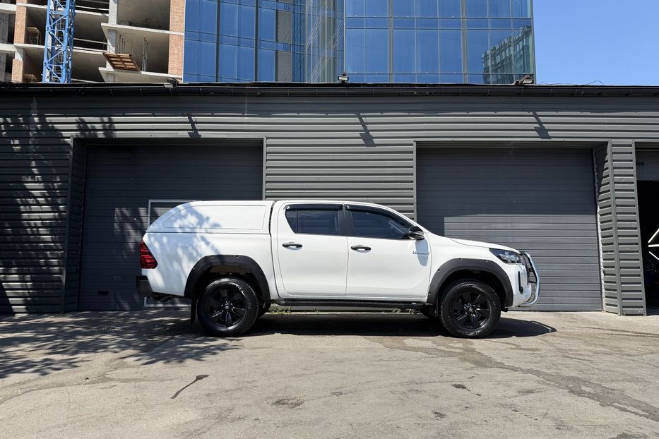 Продам Toyota Hilux 2021 года в Киеве