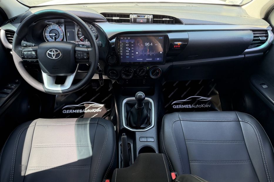 Продам Toyota Hilux 2021 года в Киеве