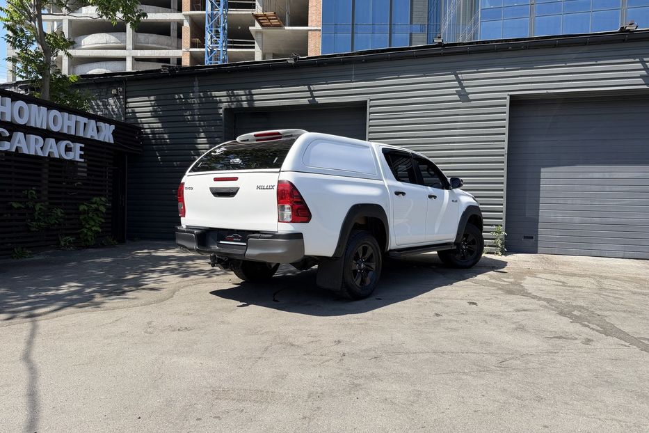 Продам Toyota Hilux 2021 года в Киеве