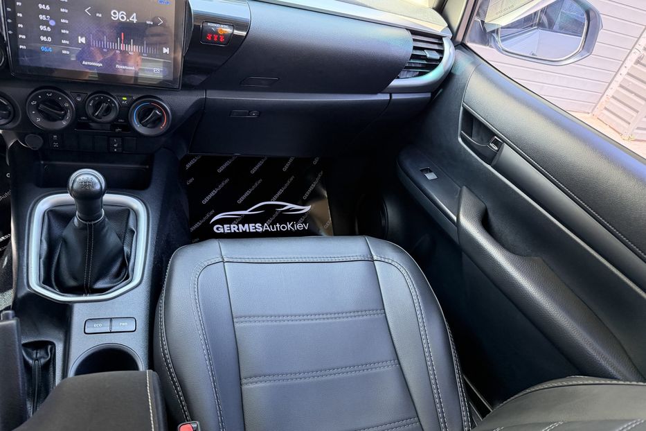 Продам Toyota Hilux 2021 года в Киеве