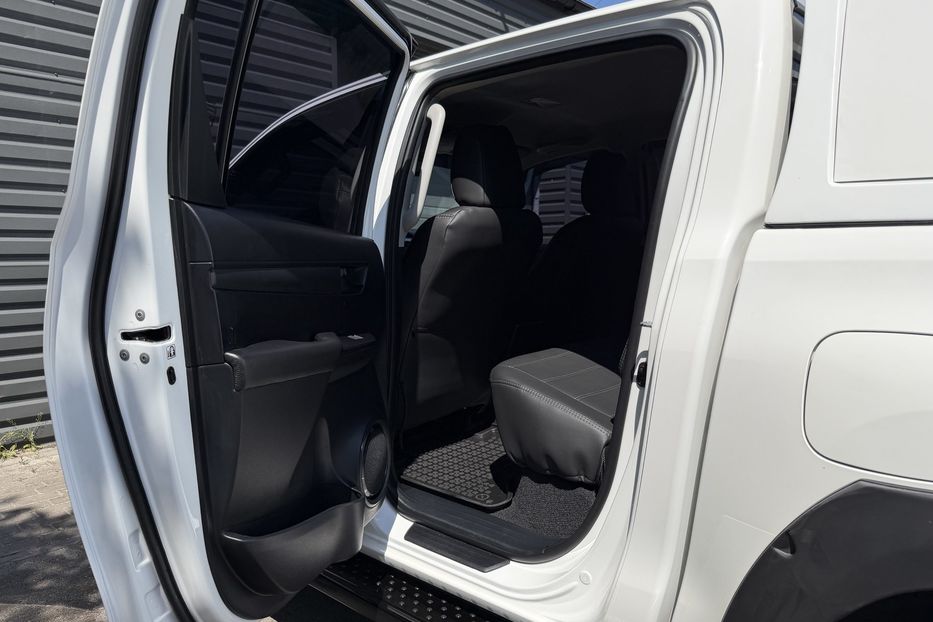 Продам Toyota Hilux 2021 года в Киеве
