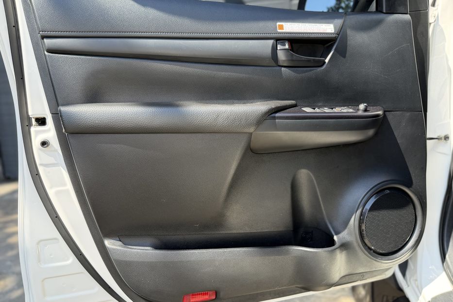 Продам Toyota Hilux 2021 года в Киеве