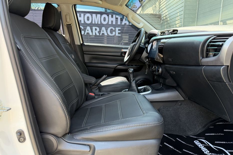 Продам Toyota Hilux 2021 года в Киеве