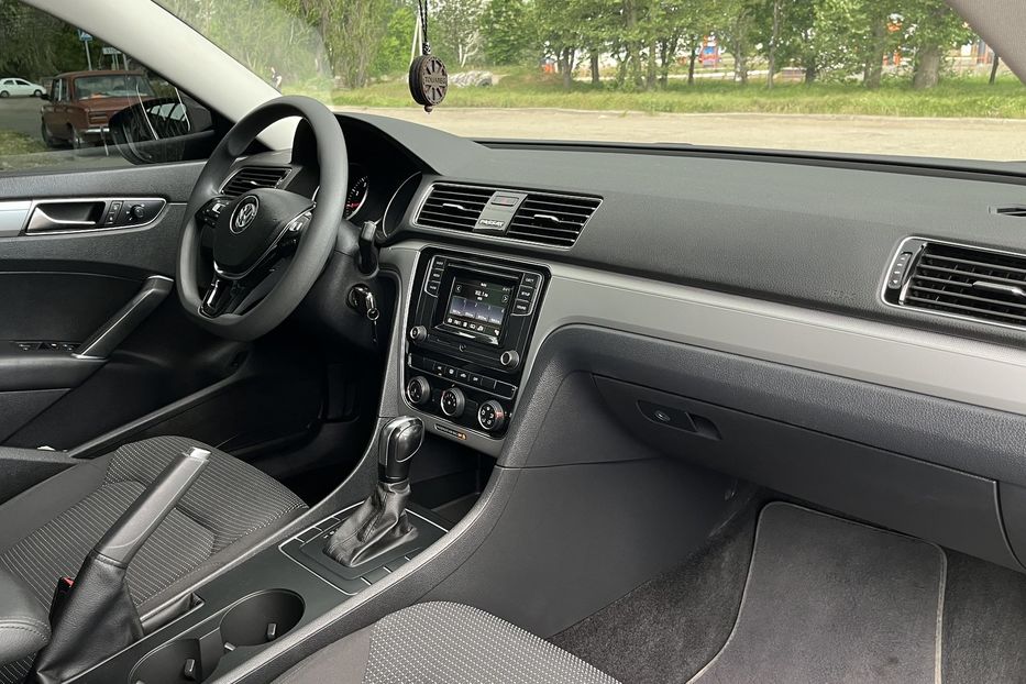 Продам Volkswagen Passat B8 2.0T S/R-Line 2018 года в Николаеве