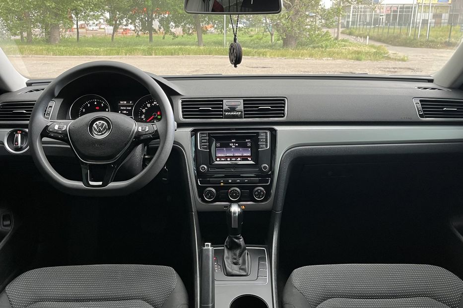 Продам Volkswagen Passat B8 2.0T S/R-Line 2018 года в Николаеве