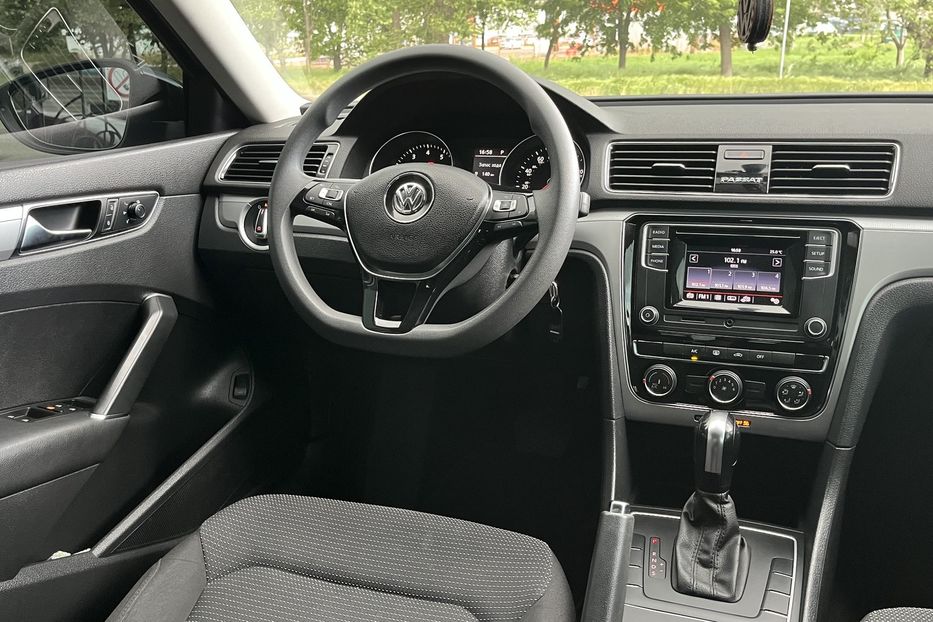 Продам Volkswagen Passat B8 2.0T S/R-Line 2018 года в Николаеве