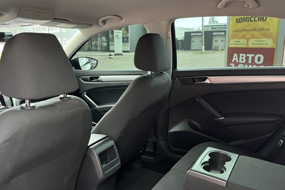 Продам Volkswagen Passat B8 2.0T S/R-Line 2018 года в Николаеве