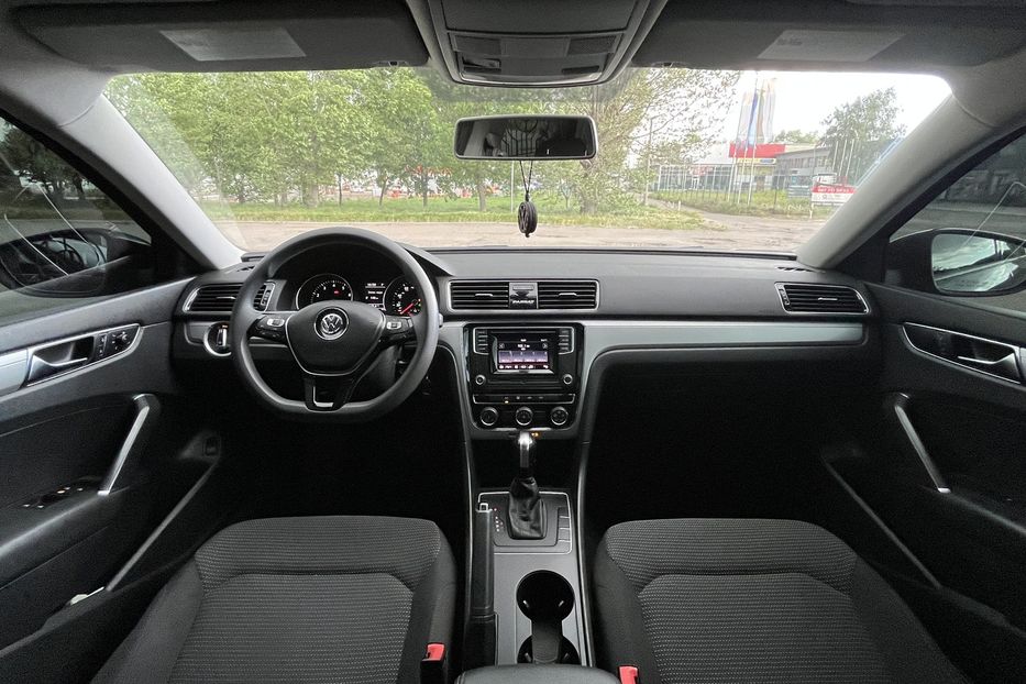 Продам Volkswagen Passat B8 2.0T S/R-Line 2018 года в Николаеве