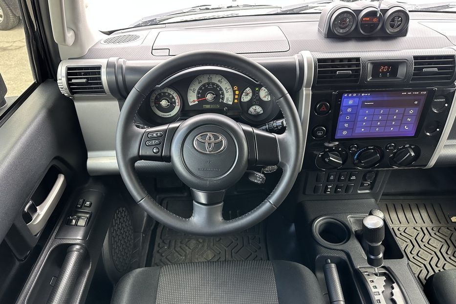 Продам Toyota FJ Cruiser TRD 2008 года в Киеве