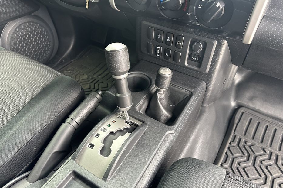 Продам Toyota FJ Cruiser TRD 2008 года в Киеве