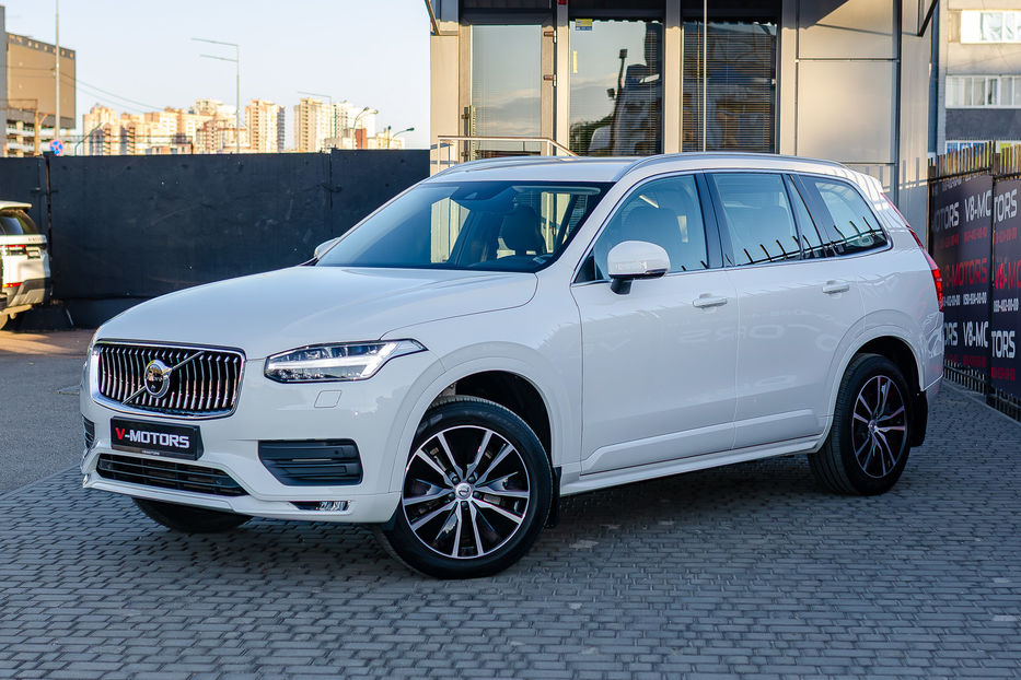 Продам Volvo XC90 Momentum AWD 2019 года в Киеве