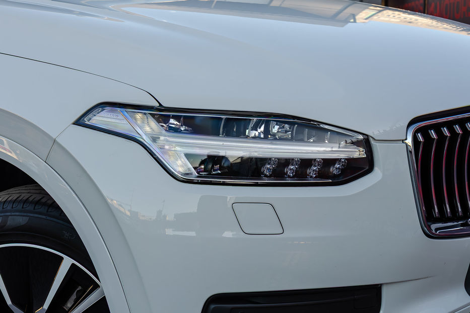 Продам Volvo XC90 Momentum AWD 2019 года в Киеве