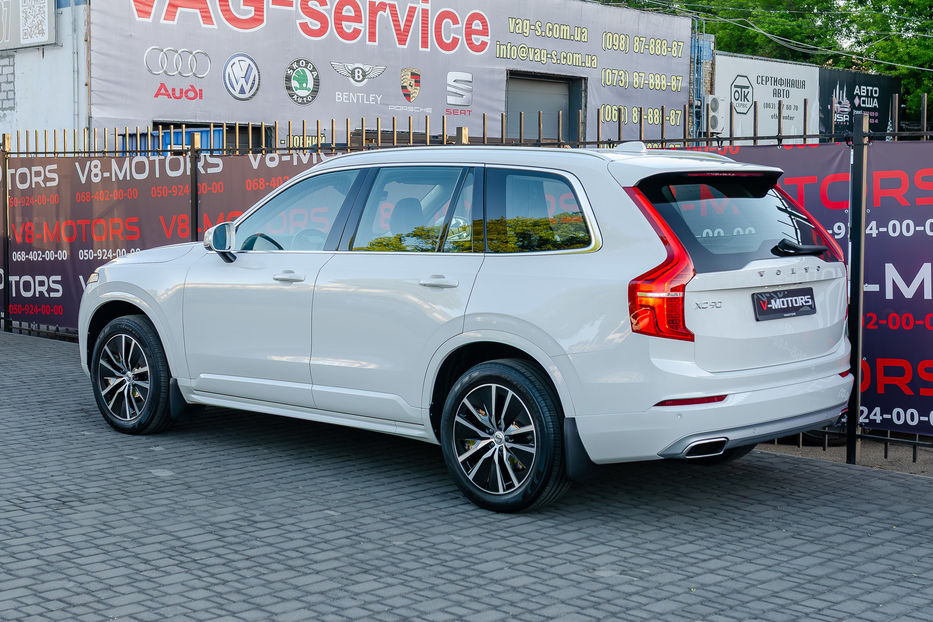 Продам Volvo XC90 Momentum AWD 2019 года в Киеве