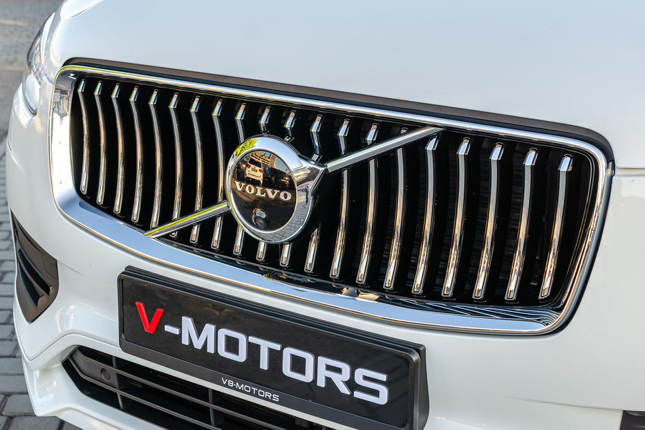 Продам Volvo XC90 Momentum AWD 2019 года в Киеве
