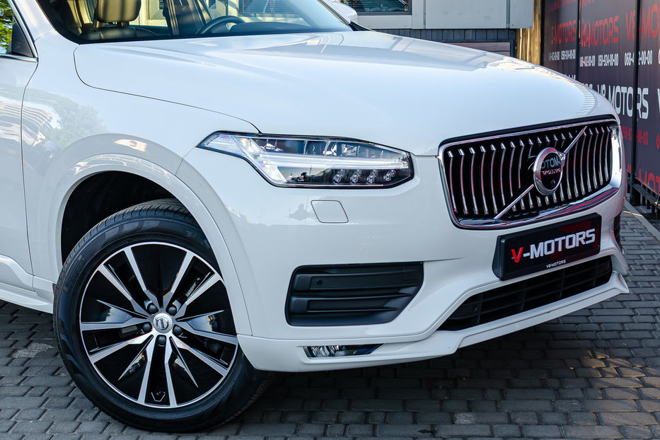 Продам Volvo XC90 Momentum AWD 2019 года в Киеве