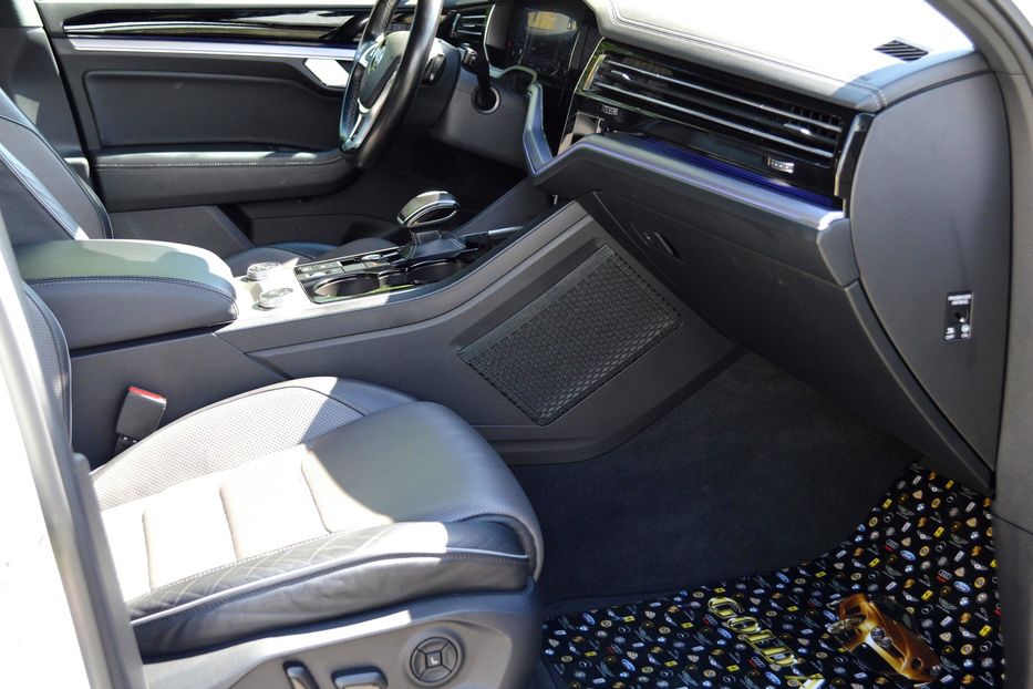 Продам Volkswagen Touareg R-Line 2019 года в Одессе