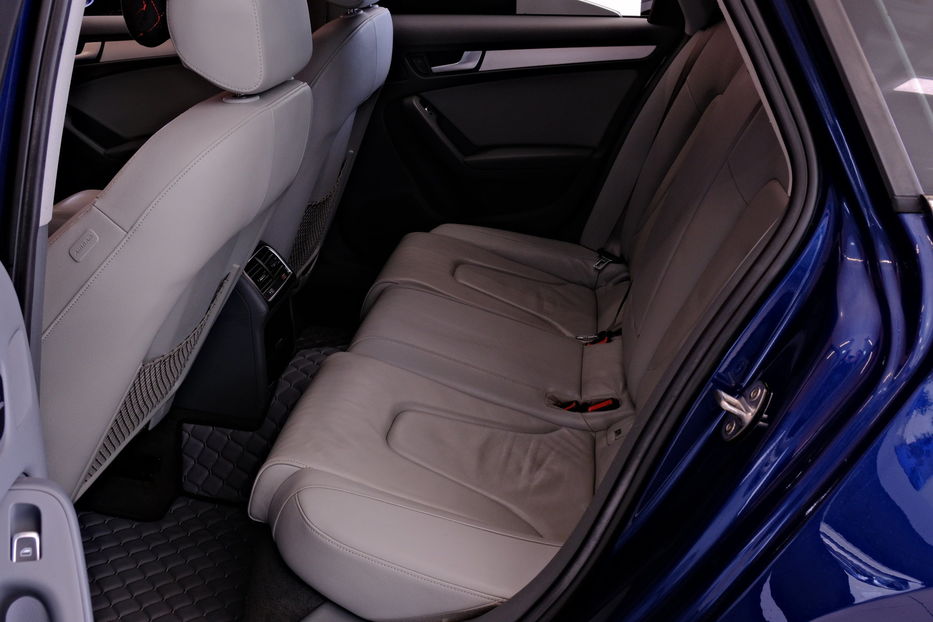 Продам Audi A4 2013 года в Одессе