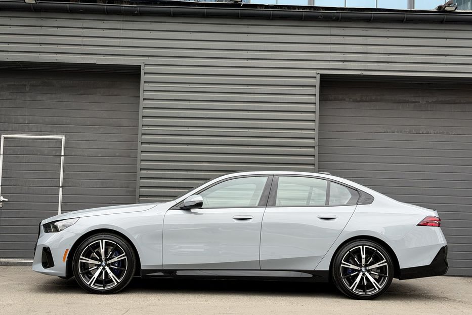 Продам BMW 530 2025 года в Киеве