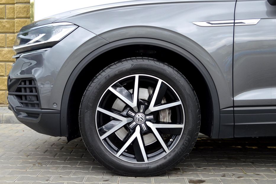 Продам Volkswagen Touareg 2019 года в Одессе