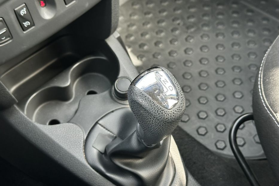 Продам Renault Sandero 2018 года в Луцке
