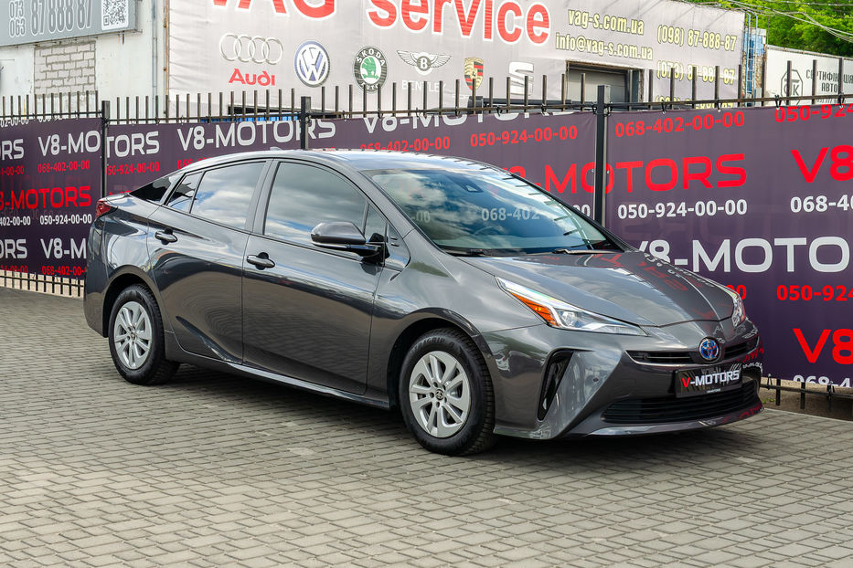 Продам Toyota Prius Hybrid 2019 года в Киеве