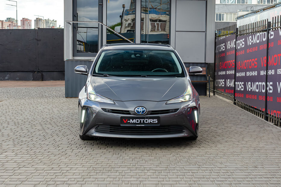 Продам Toyota Prius Hybrid 2019 года в Киеве