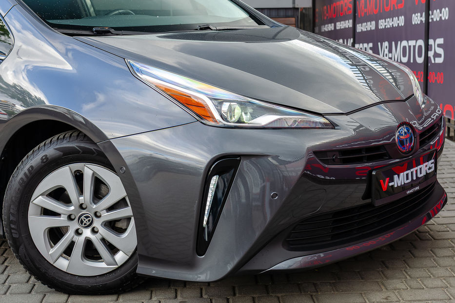 Продам Toyota Prius Hybrid 2019 года в Киеве