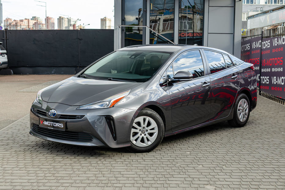 Продам Toyota Prius Hybrid 2019 года в Киеве
