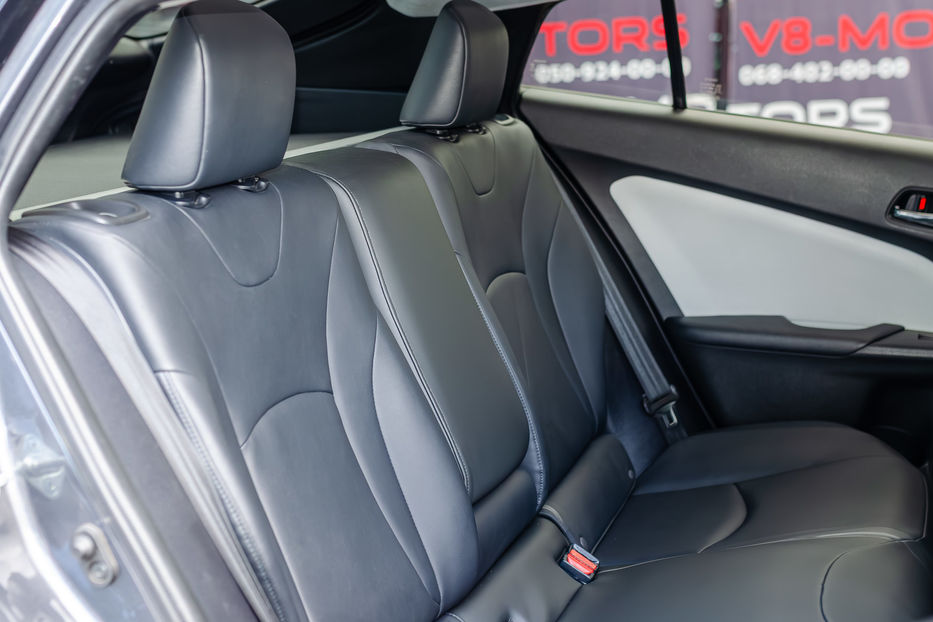 Продам Toyota Prius Hybrid 2019 года в Киеве