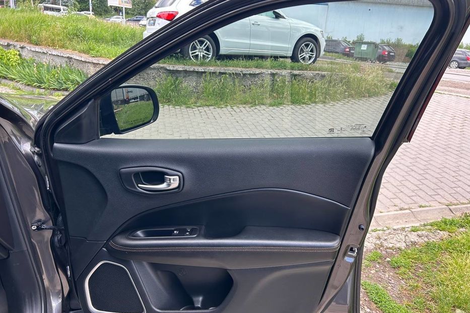 Продам Jeep Compass Limited 2020 года в Черновцах
