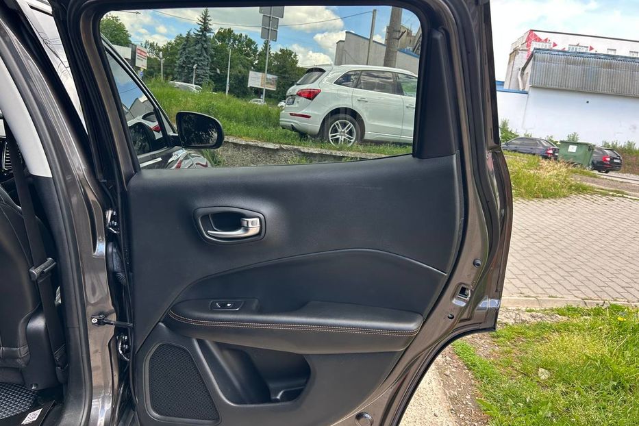 Продам Jeep Compass Limited 2020 года в Черновцах