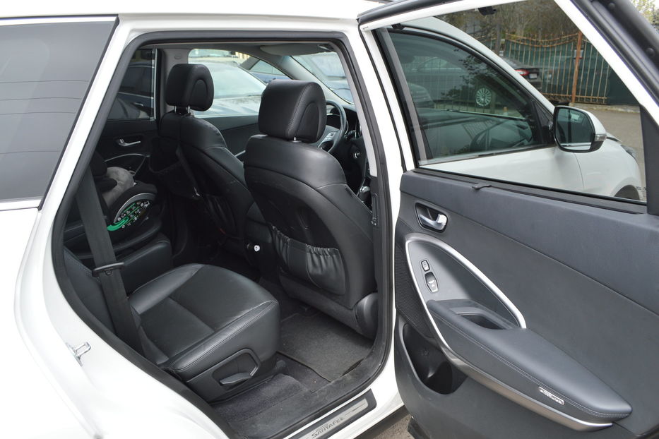Продам Hyundai Santa FE Grand 6 місць 2015 года в Одессе