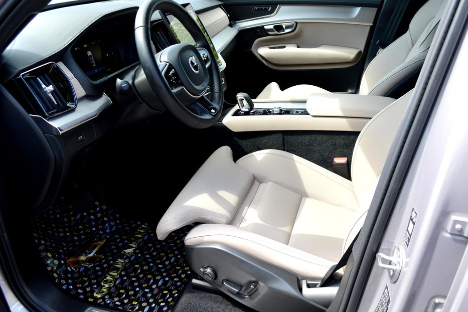 Продам Volvo XC90 B5 2025 года в Одессе