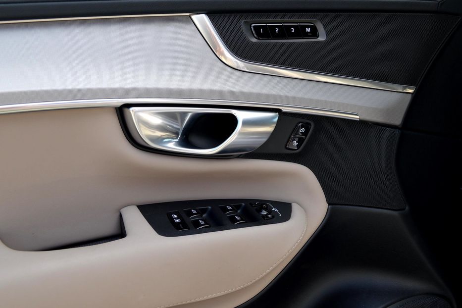 Продам Volvo XC90 B5 2025 года в Одессе