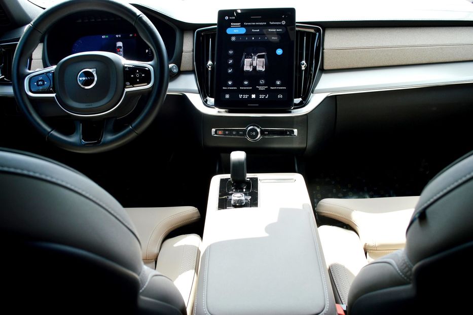 Продам Volvo XC90 B5 2025 года в Одессе