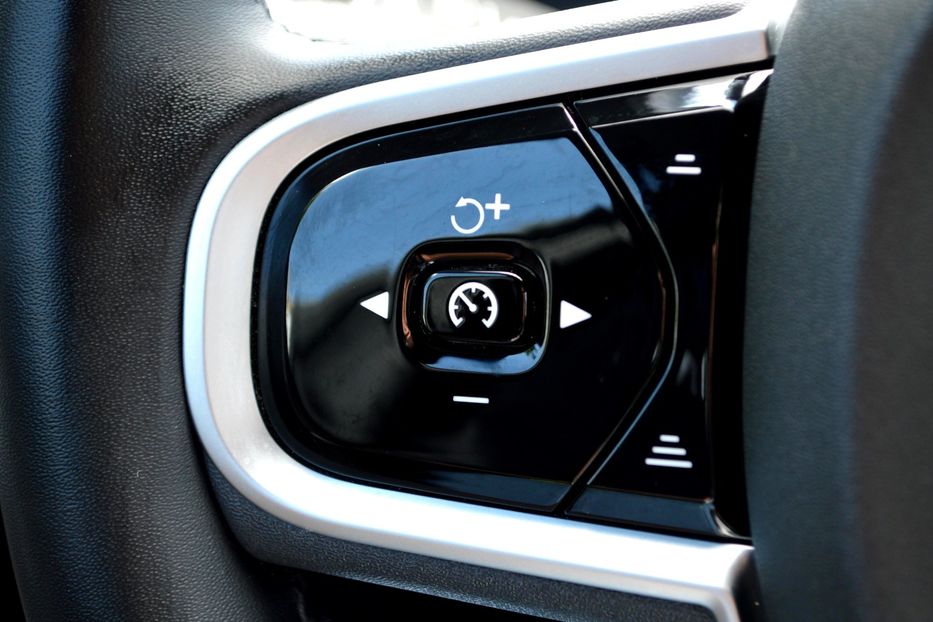 Продам Volvo XC90 B5 2025 года в Одессе