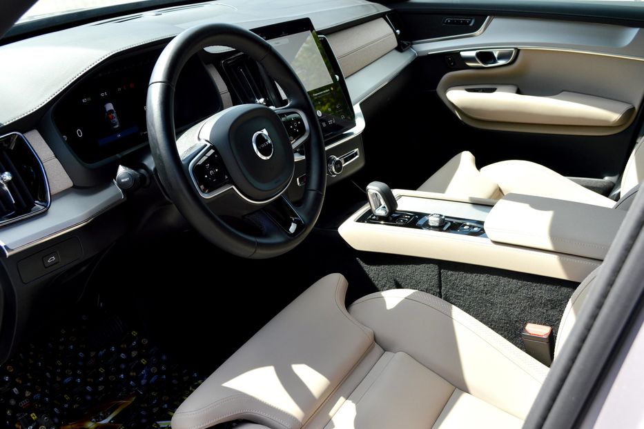 Продам Volvo XC90 B5 2025 года в Одессе