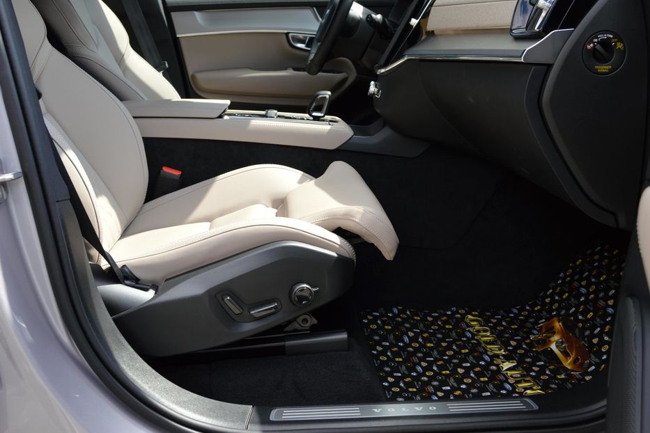 Продам Volvo XC90 B5 2025 года в Одессе