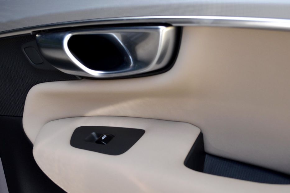 Продам Volvo XC90 B5 2025 года в Одессе