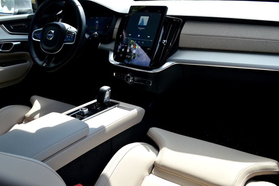 Продам Volvo XC90 B5 2025 года в Одессе