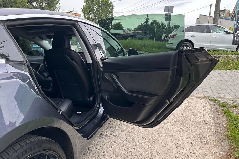 Продам Tesla Model 3 Performance 82.5 кВт·год, 2019 года в Черновцах