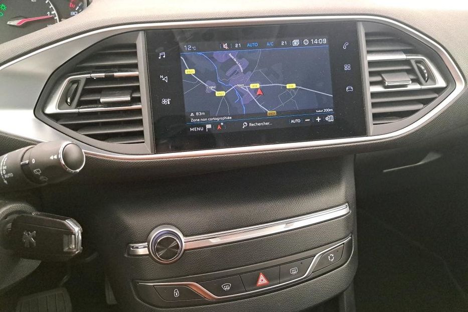 Продам Peugeot 308 LED NAV B ДОРОЗІ 2021 года в Львове