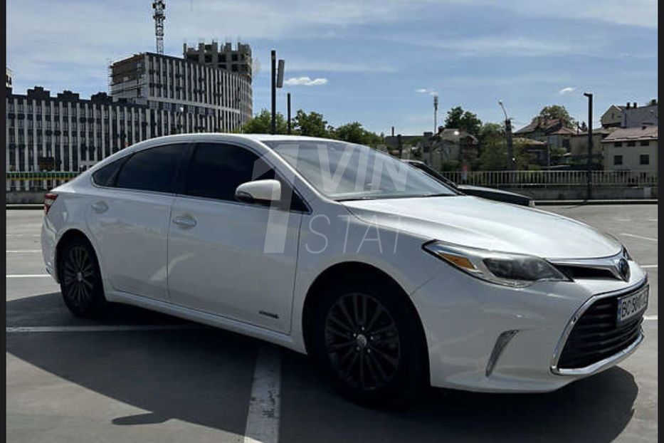 Продам Toyota Avalon 2.5 FHEV CVT (203к.с.)/газ 2014 года в Львове