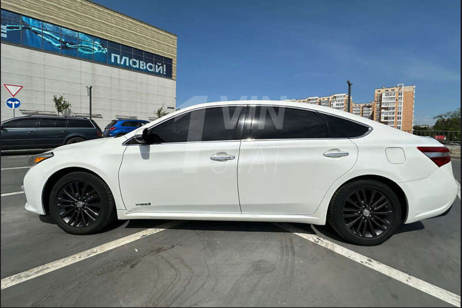 Продам Toyota Avalon 2.5 FHEV CVT (203к.с.)/газ 2014 года в Львове