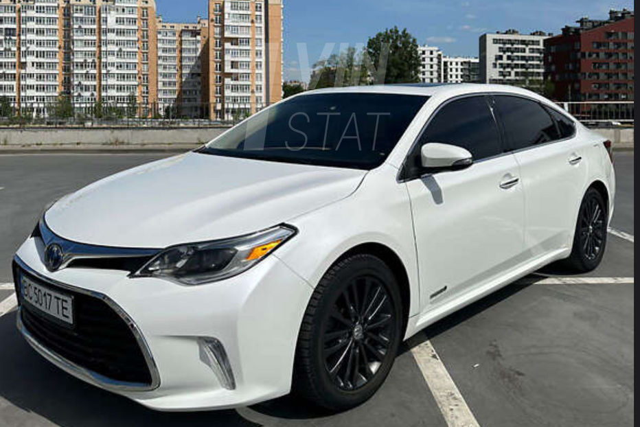 Продам Toyota Avalon 2.5 FHEV CVT (203к.с.)/газ 2014 года в Львове