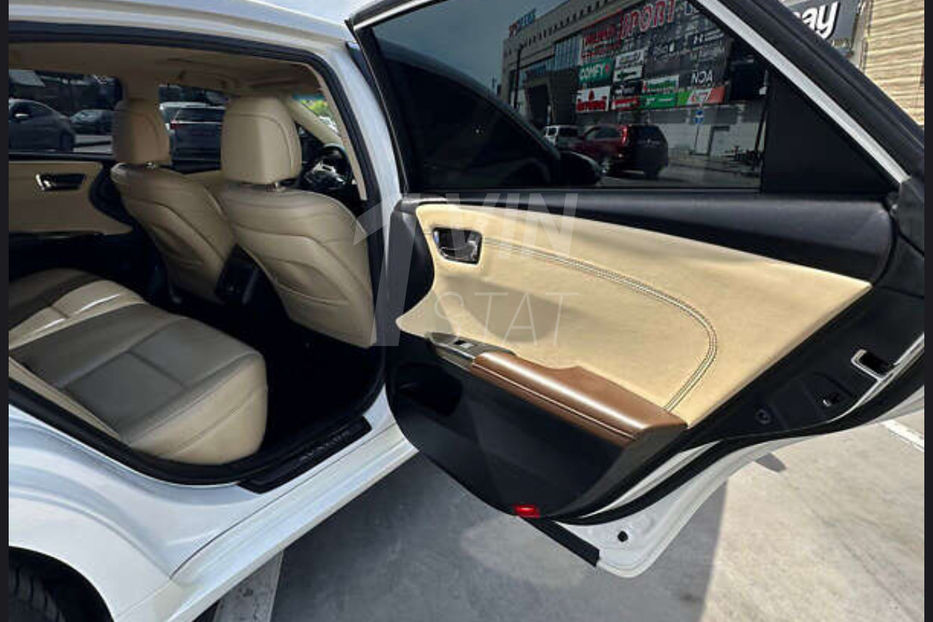 Продам Toyota Avalon 2.5 FHEV CVT (203к.с.)/газ 2014 года в Львове