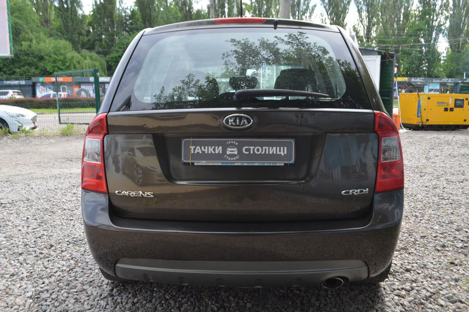 Продам Kia Carens 2.0 MT (140 к.с.) 2011 года в Киеве