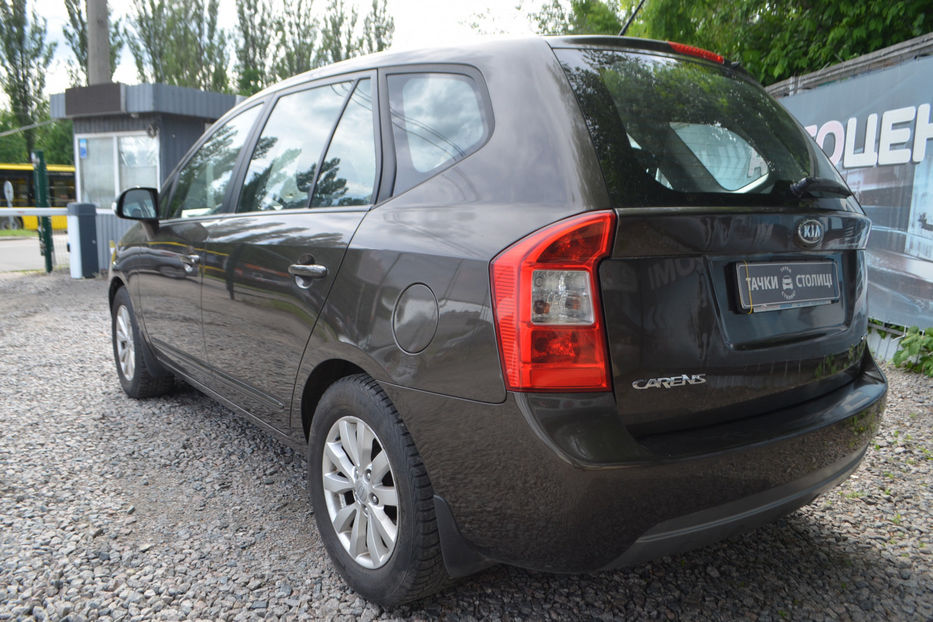 Продам Kia Carens 2.0 MT (140 к.с.) 2011 года в Киеве