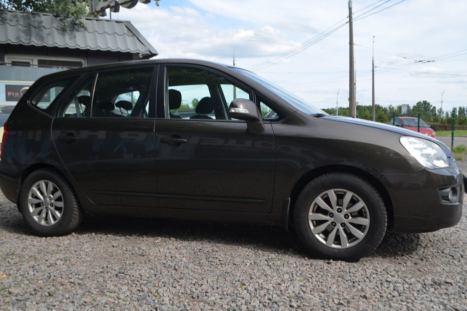 Продам Kia Carens 2.0 MT (140 к.с.) 2011 года в Киеве