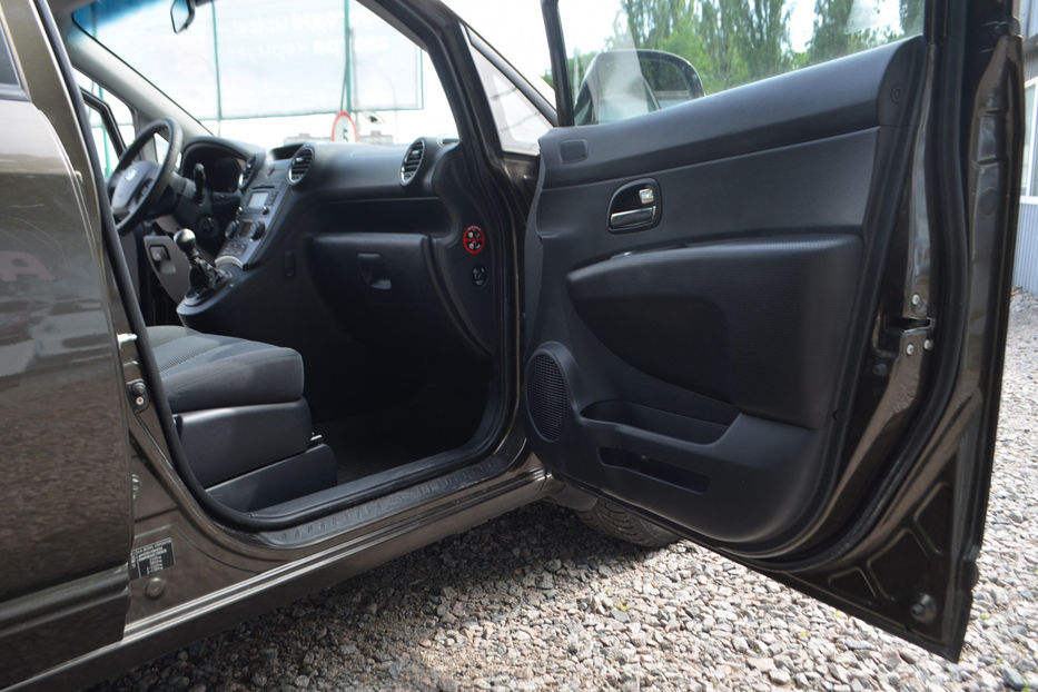 Продам Kia Carens 2.0 MT (140 к.с.) 2011 года в Киеве
